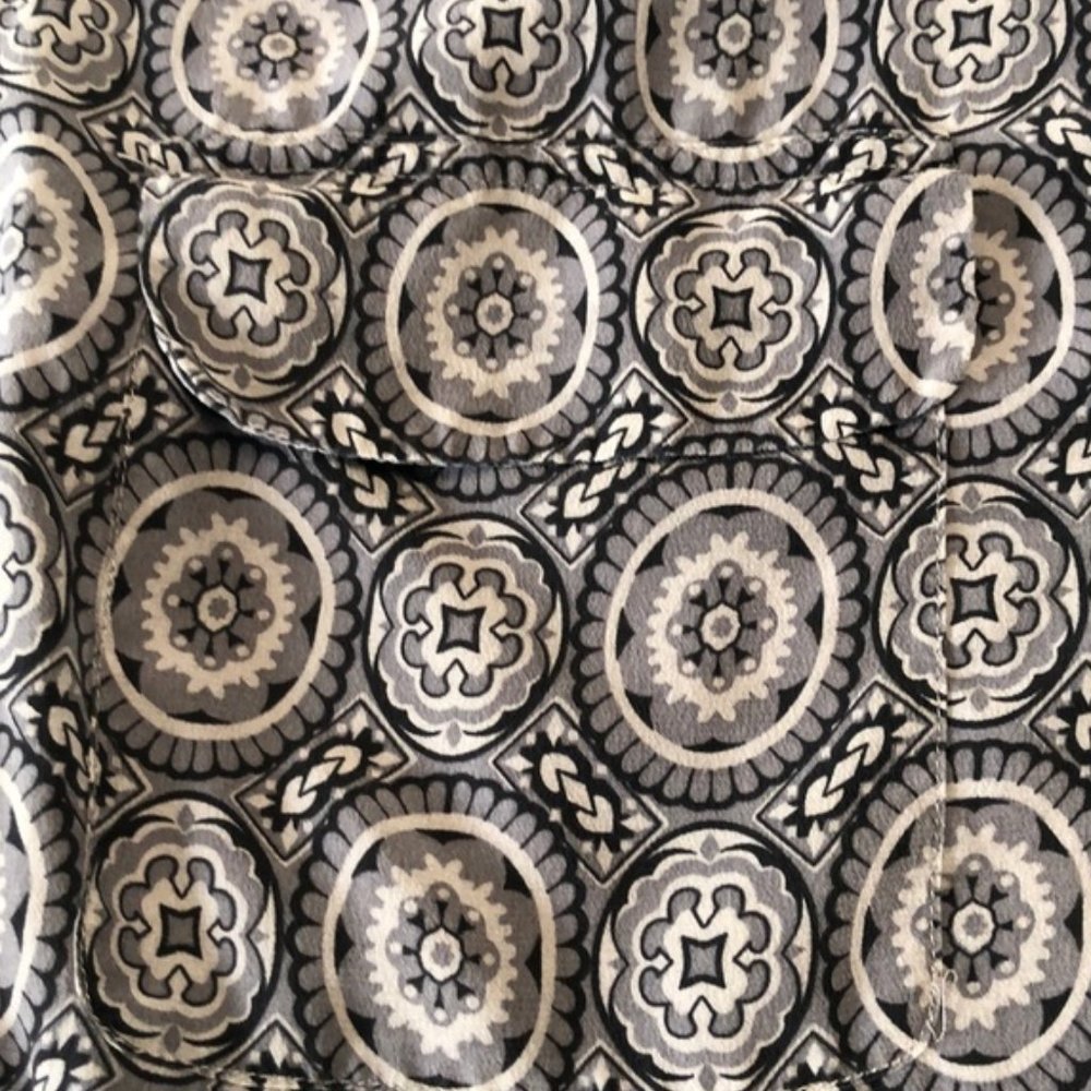 EQUIPMENT Signature Slim 100% Silk Gray Medallion - Picture 8 of 10